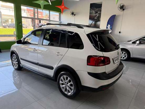 VOLKSWAGEN-SPACE CROSS-2013