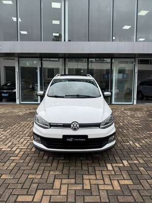VOLKSWAGEN-SPACE CROSS-2016