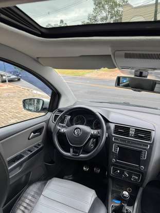 VOLKSWAGEN-SPACE CROSS-2016