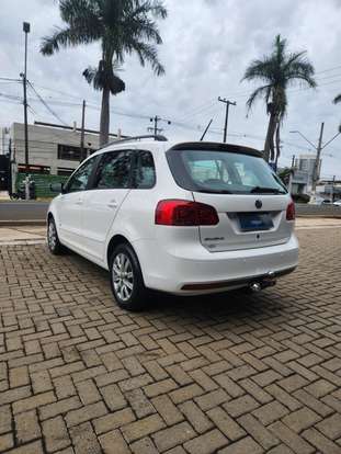 VOLKSWAGEN-SPACEFOX-2012