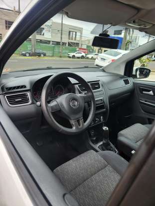VOLKSWAGEN-SPACEFOX-2012