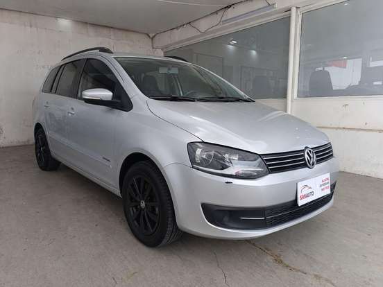 VOLKSWAGEN-SPACEFOX-2012