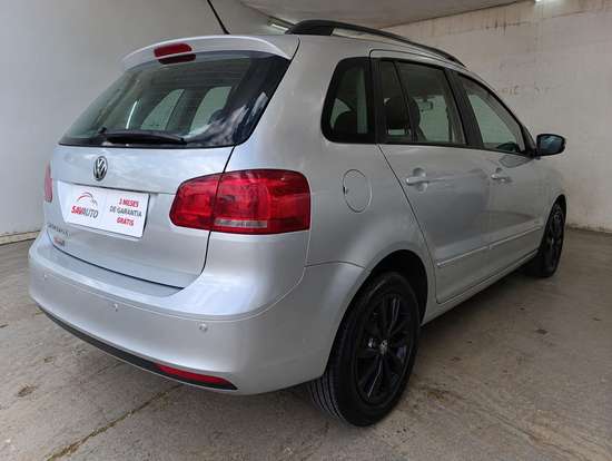 VOLKSWAGEN-SPACEFOX-2012