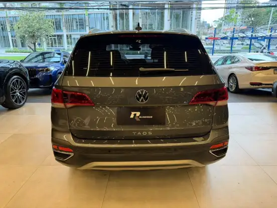 VOLKSWAGEN-TAOS-2023