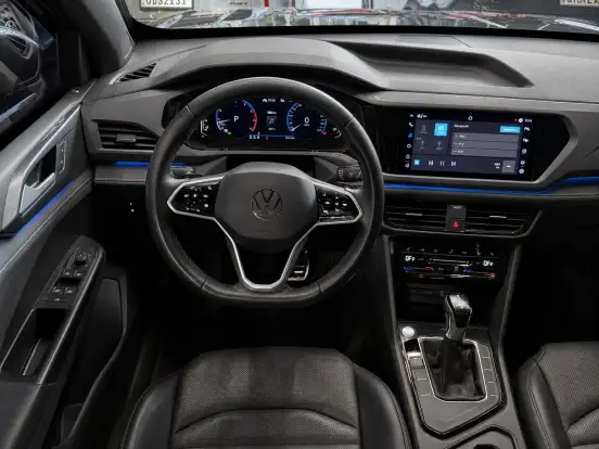 VOLKSWAGEN-TAOS-2023