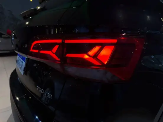 VOLKSWAGEN-TAOS-2023