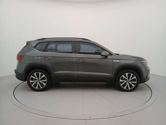 VOLKSWAGEN-TAOS-2024