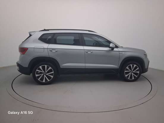 VOLKSWAGEN-TAOS-2024