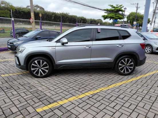 VOLKSWAGEN-TAOS-2025