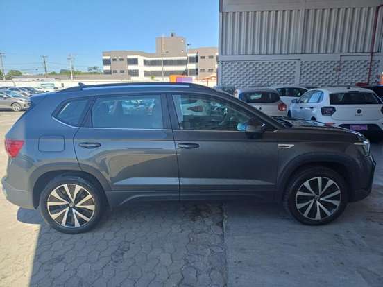 VOLKSWAGEN-TAOS-2025