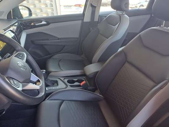 VOLKSWAGEN-TAOS-1.4 250 TSI TOTAL FLEX COMFORTLINE AUTOMÁTICO VOLKSWAGEN-TAOS-2025