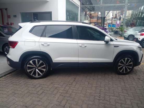VOLKSWAGEN-TAOS-1.4 250 TSI TOTAL FLEX COMFORTLINE AUTOMÁTICO VOLKSWAGEN-TAOS-2025