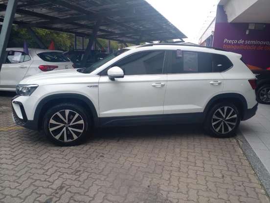 VOLKSWAGEN-TAOS-2025
