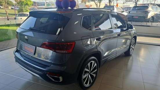 VOLKSWAGEN-TAOS-2025