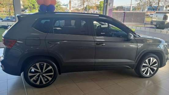 VOLKSWAGEN-TAOS-2025