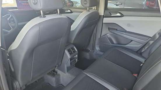 VOLKSWAGEN-TAOS-2025