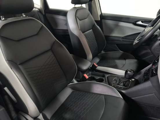 VOLKSWAGEN-TAOS-1.4 250 TSI TOTAL FLEX COMFORTLINE AUTOMÁTICO VOLKSWAGEN-TAOS-2025