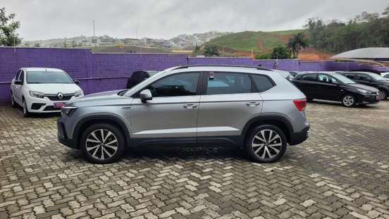 VOLKSWAGEN-TAOS-2025