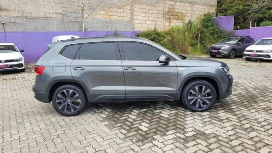 VOLKSWAGEN-TAOS-2025
