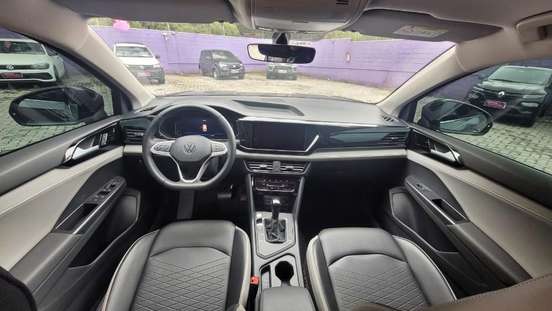 VOLKSWAGEN-TAOS-2025