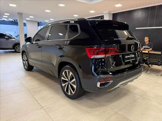 VOLKSWAGEN-TAOS-2024