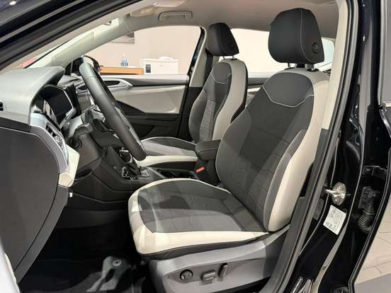 VOLKSWAGEN-TAOS-2026