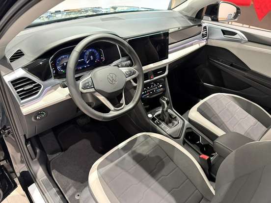 VOLKSWAGEN-TAOS-2026