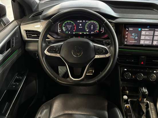 VOLKSWAGEN-TAOS-2021