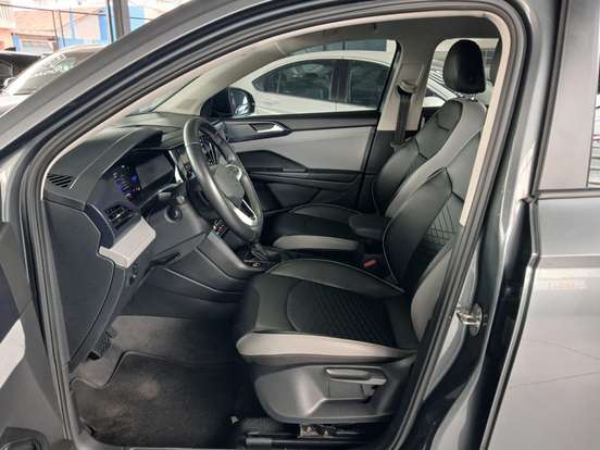 VOLKSWAGEN-TAOS-2023