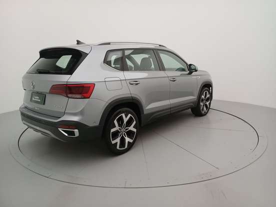 VOLKSWAGEN-TAOS-2024