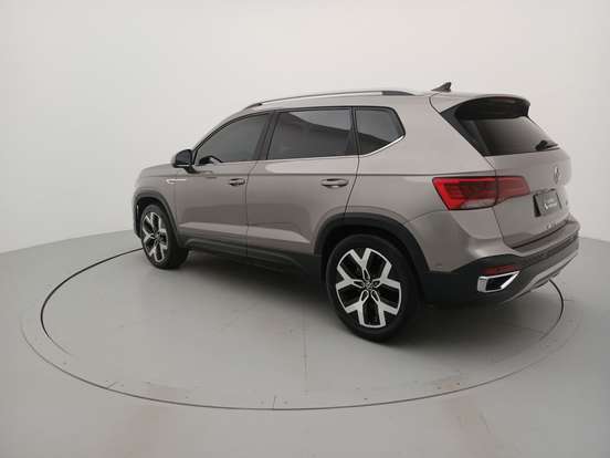 VOLKSWAGEN-TAOS-2024