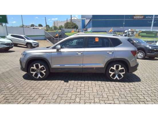 VOLKSWAGEN-TAOS-2025