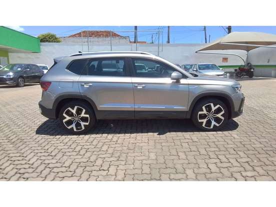 VOLKSWAGEN-TAOS-2025