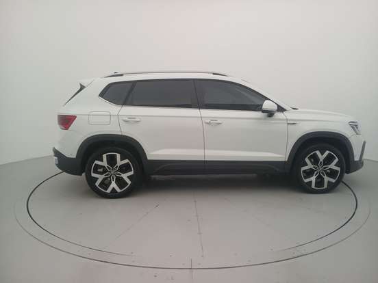 VOLKSWAGEN-TAOS-2025