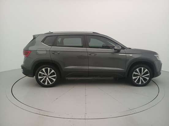 VOLKSWAGEN-TAOS-2023