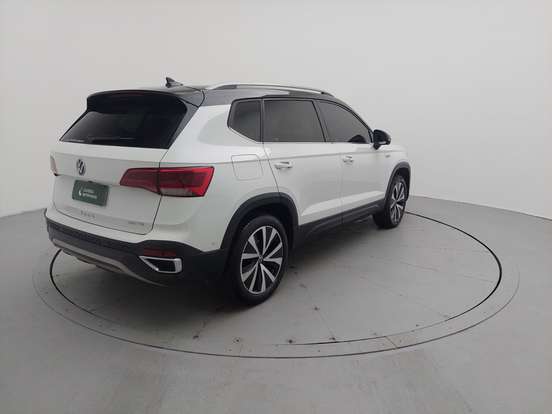 VOLKSWAGEN-TAOS-2023