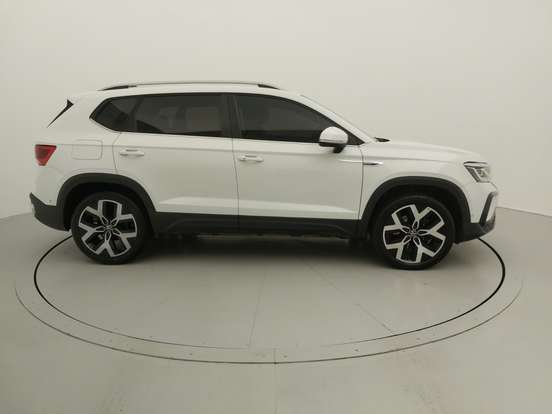 VOLKSWAGEN-TAOS-2024