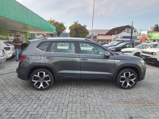 VOLKSWAGEN-TAOS-1.4 250 TSI TOTAL FLEX HIGHLINE AUTOMÁTICO VOLKSWAGEN-TAOS-2024