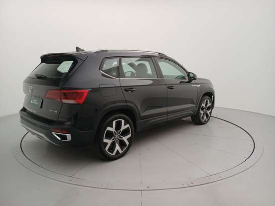 VOLKSWAGEN-TAOS-2024