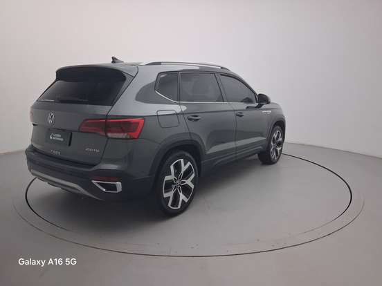 VOLKSWAGEN-TAOS-2024