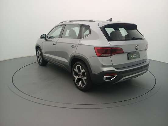 VOLKSWAGEN-TAOS-2024