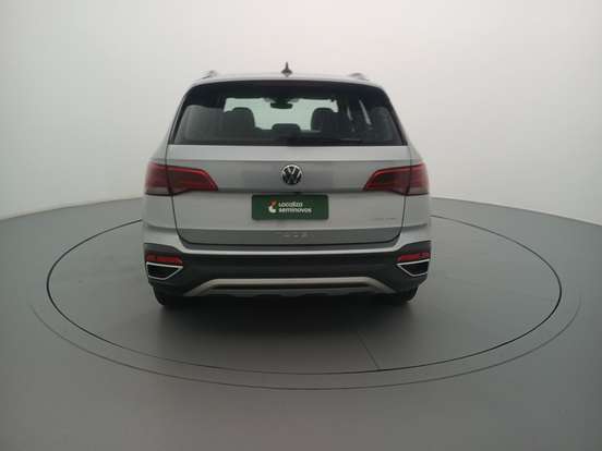 VOLKSWAGEN-TAOS-2024
