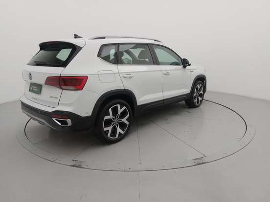 VOLKSWAGEN-TAOS-2024