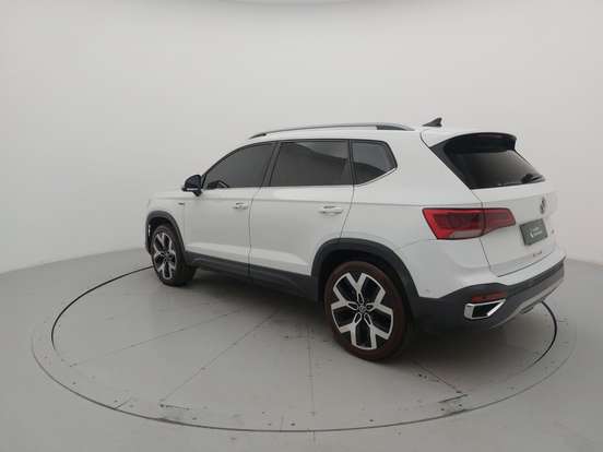 VOLKSWAGEN-TAOS-2024