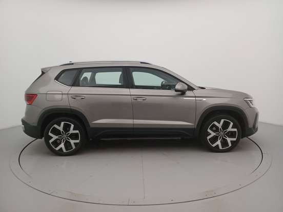 VOLKSWAGEN-TAOS-2024