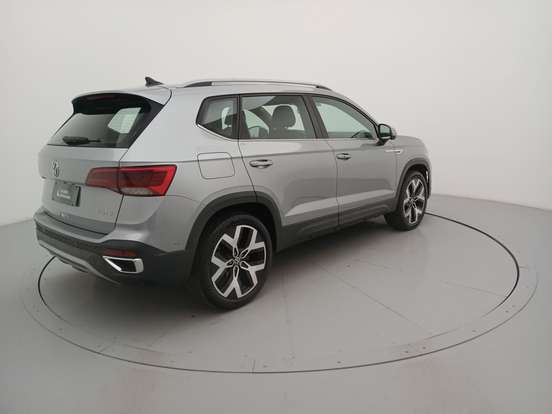 VOLKSWAGEN-TAOS-2024