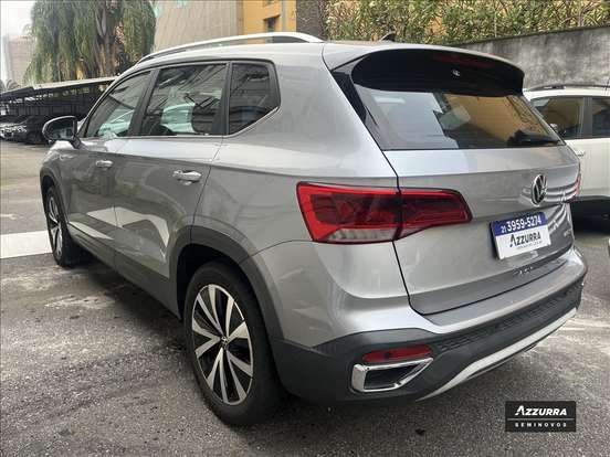 VOLKSWAGEN-TAOS-2021