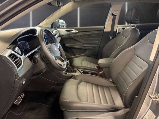 VOLKSWAGEN-TAOS-2025