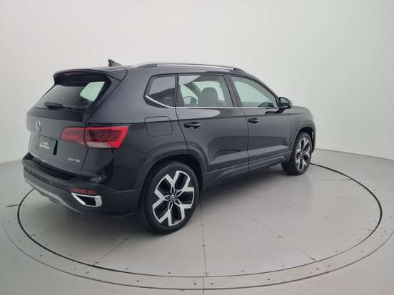 VOLKSWAGEN-TAOS-2024