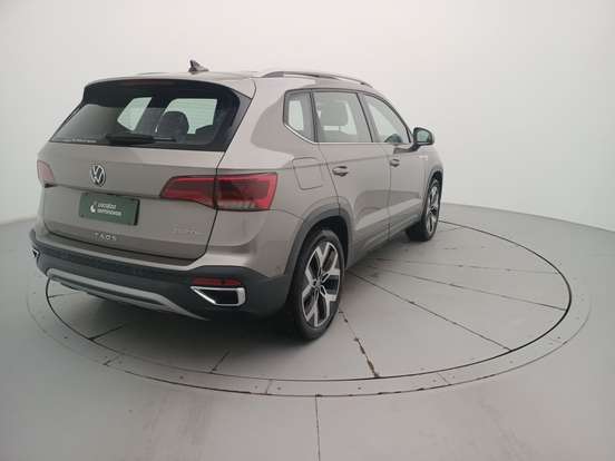 VOLKSWAGEN-TAOS-2025
